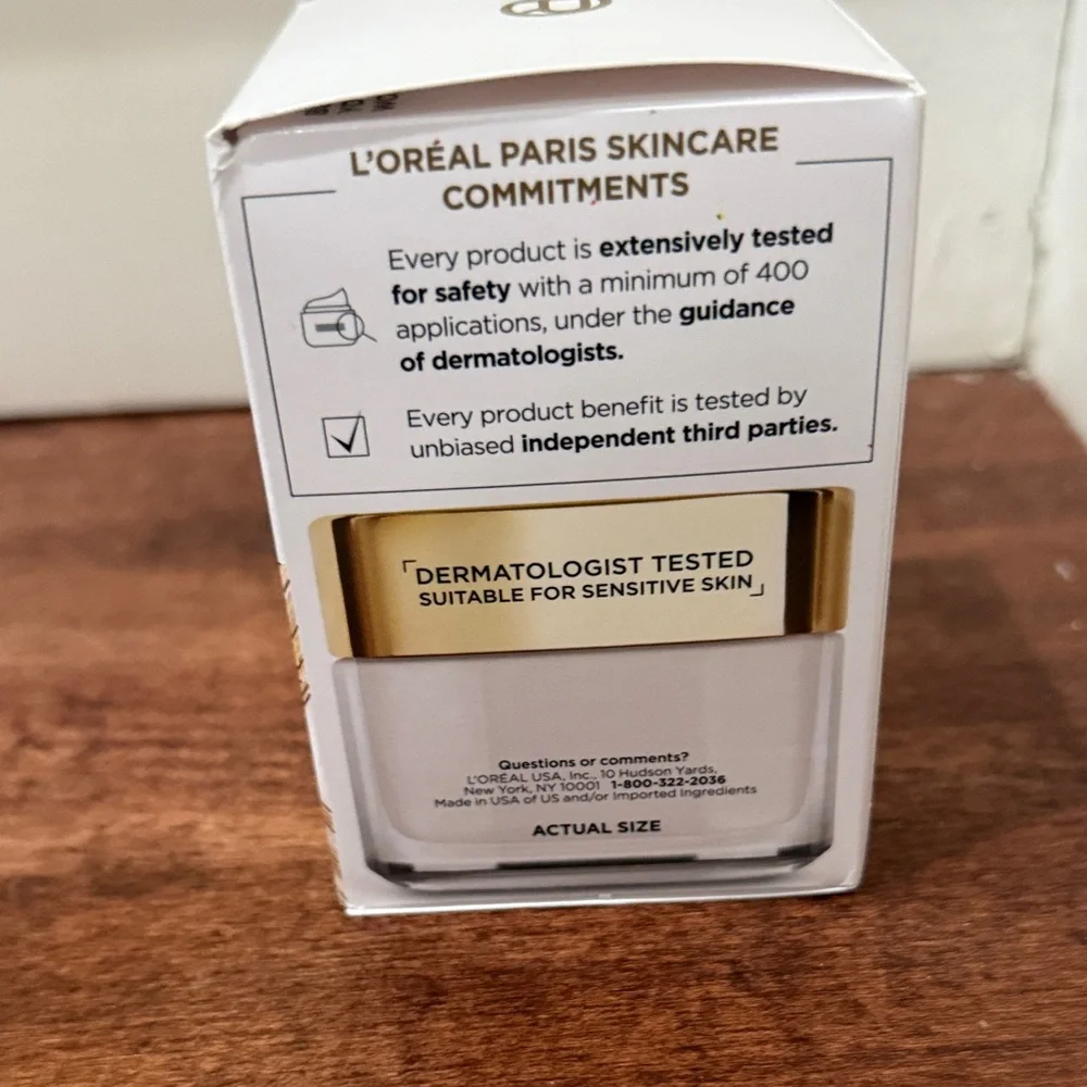 NWT L'Oreal Age Perfect Moisturizer With Sunscreen Anti-Aging Even Skin Tone